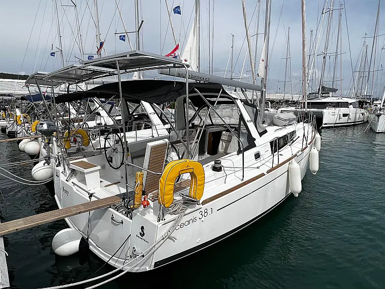 Oceanis 38.1