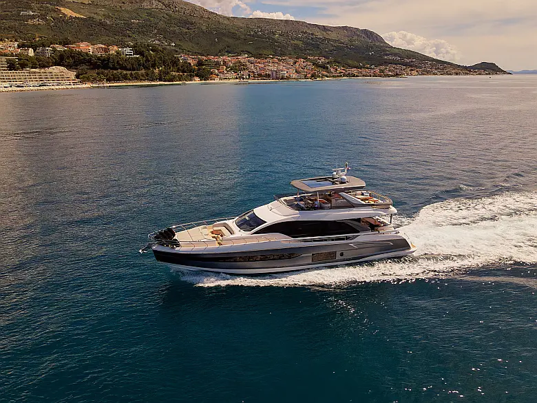 Azimut 78 Fly