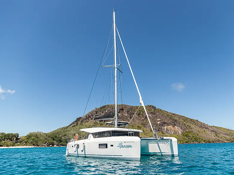 Lagoon 42